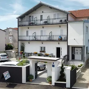 3* Bed & Breakfast Maki