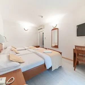 Hygge Biograd Na Moru